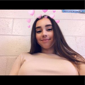 Meet your Posher, Mia